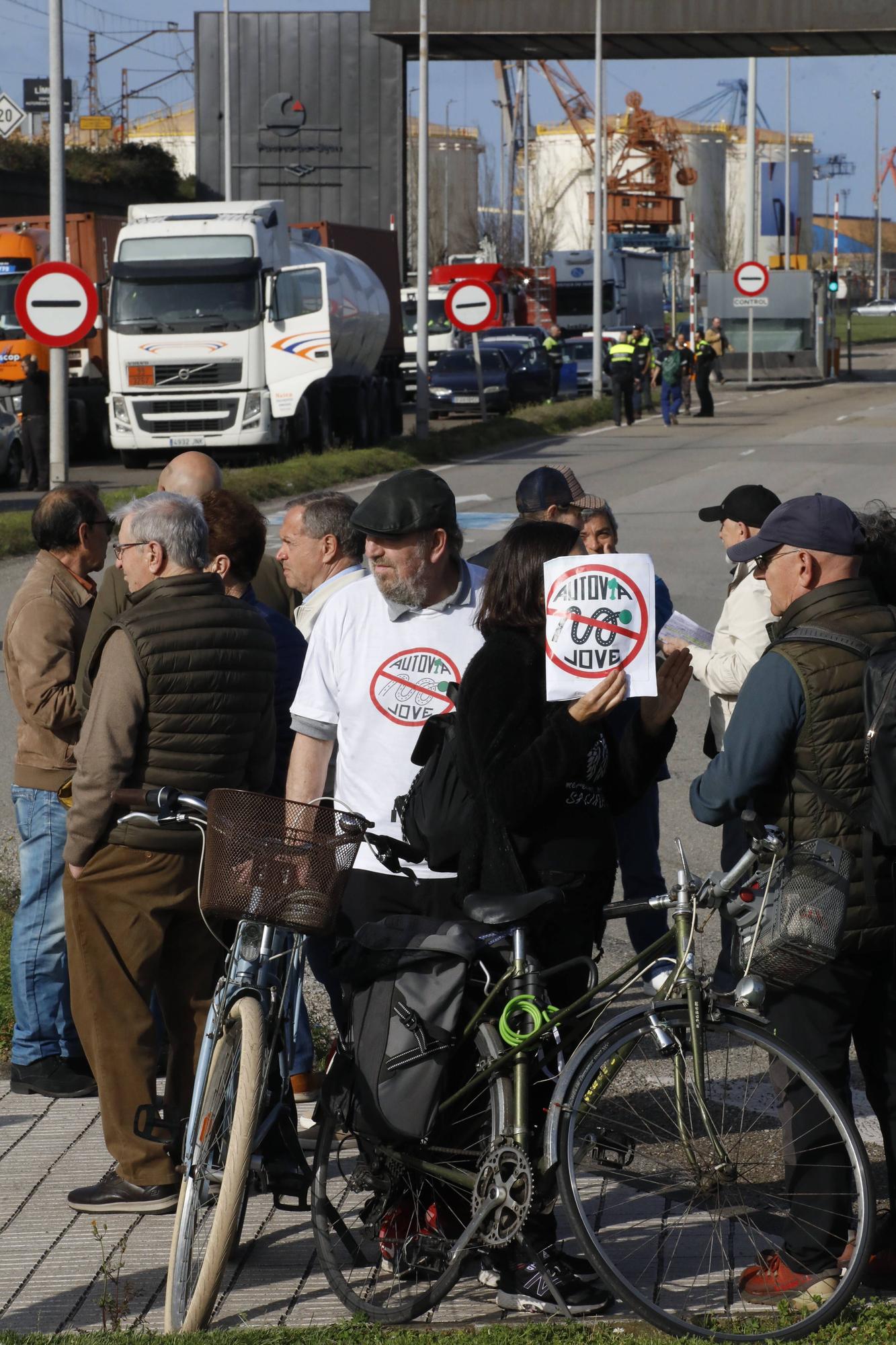 Gijón inicia las movilizaciones tras el enésimo fiasco con el vial de Jove