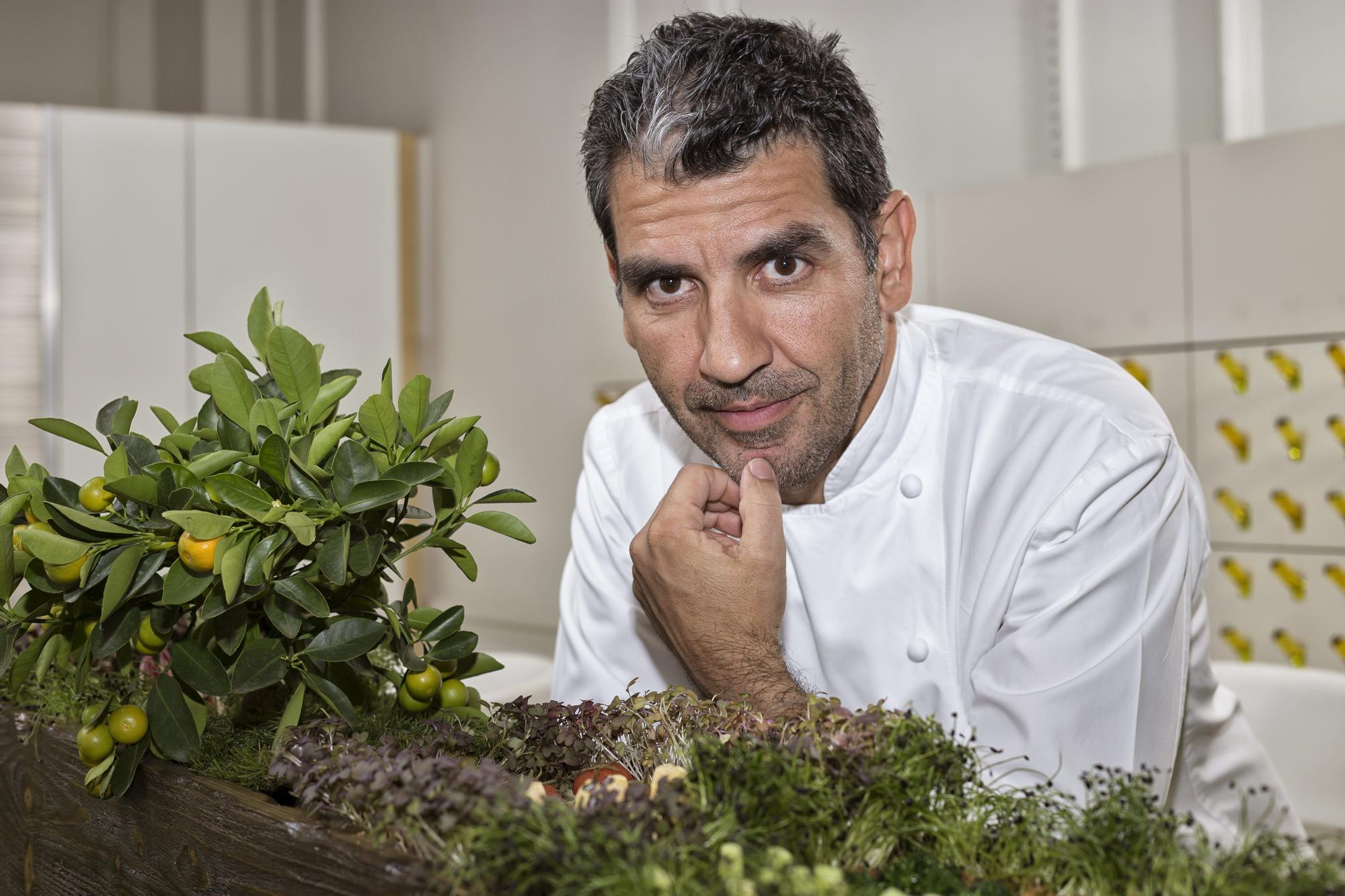 El laureado chef Paco Roncero dirige la cocina del restaurante.