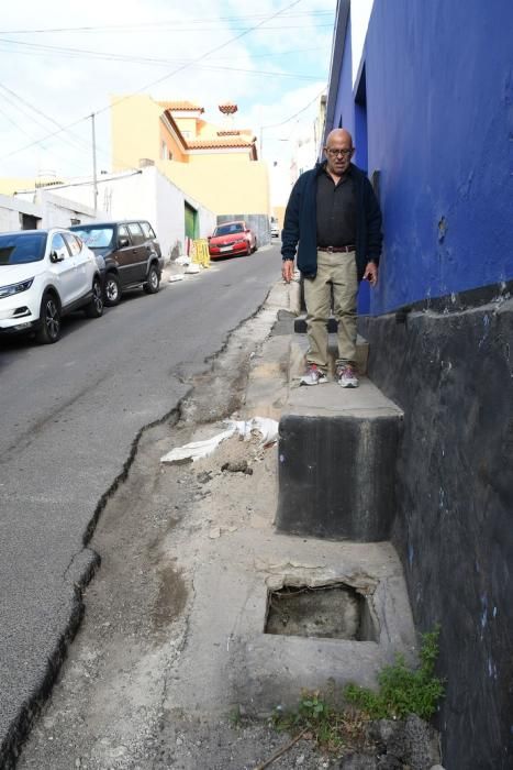 16/01/2019 JINAMAR. TELDE. Calle Granada en Jinamar en mal estado. Fotografa: YAIZA SOCORRO.