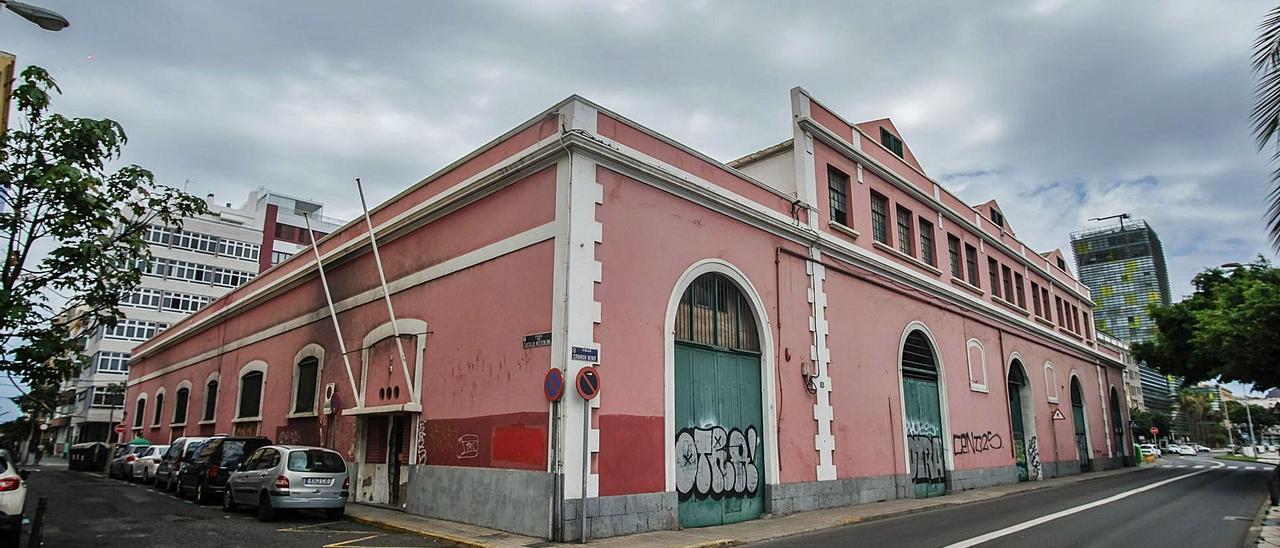 Fachada de la casa Fyffes que da a la calle Eduardo Benot. | | JOSÉ CARLOS GUERRA