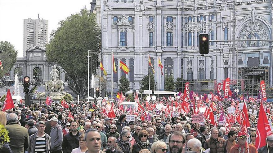 El feminismo gana protagonismo en la calle con avisos de huelga general