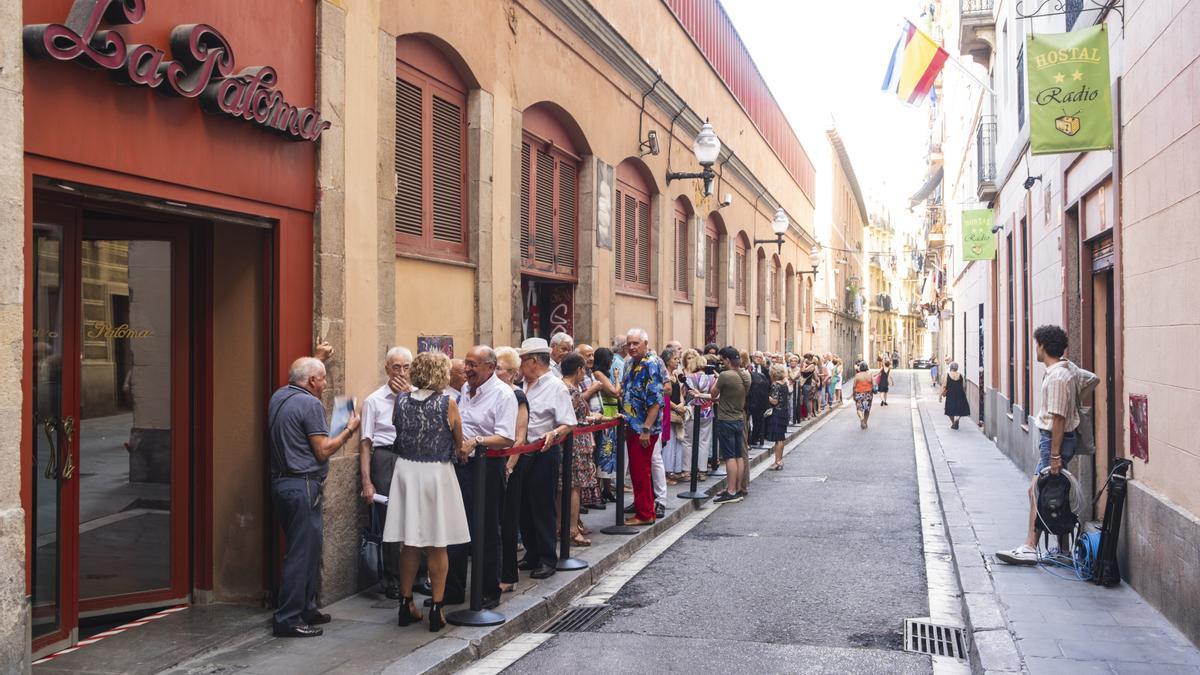 Colas a la puerta de La Paloma