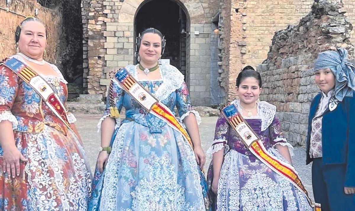 El desfile de disfraces es uno de los actos que marcan la agenda fallera desde los primeros días.