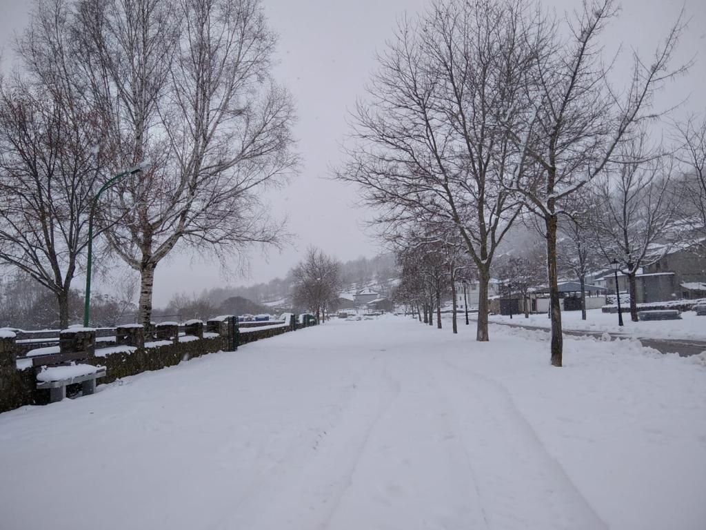 Porto, el pueblo zamorano nevado que parece un cuento de Navidad