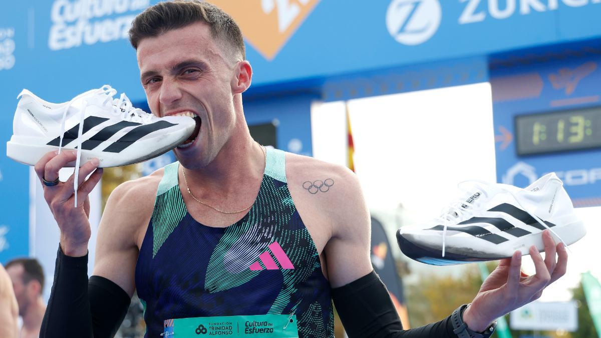 Carlos Mayo agradeció su ayuda a las 'Adidas voladoras'