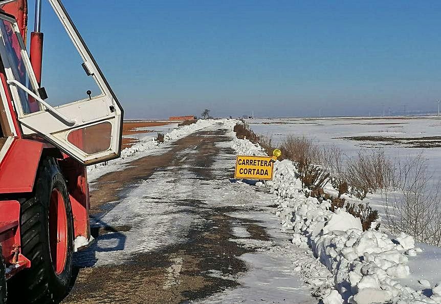 Estado de la carretera de Fuentelapeña (ZA-605) ayer