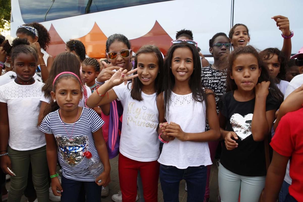 Fotogalería: Despedida a los niños saharauis.