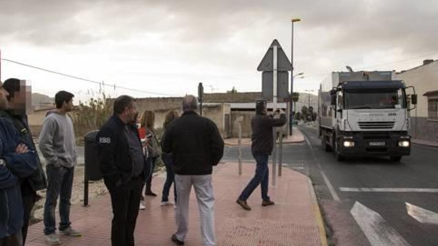 La Generalitat expedienta a la contrata de la basura en Torrevieja por verter en Murcia