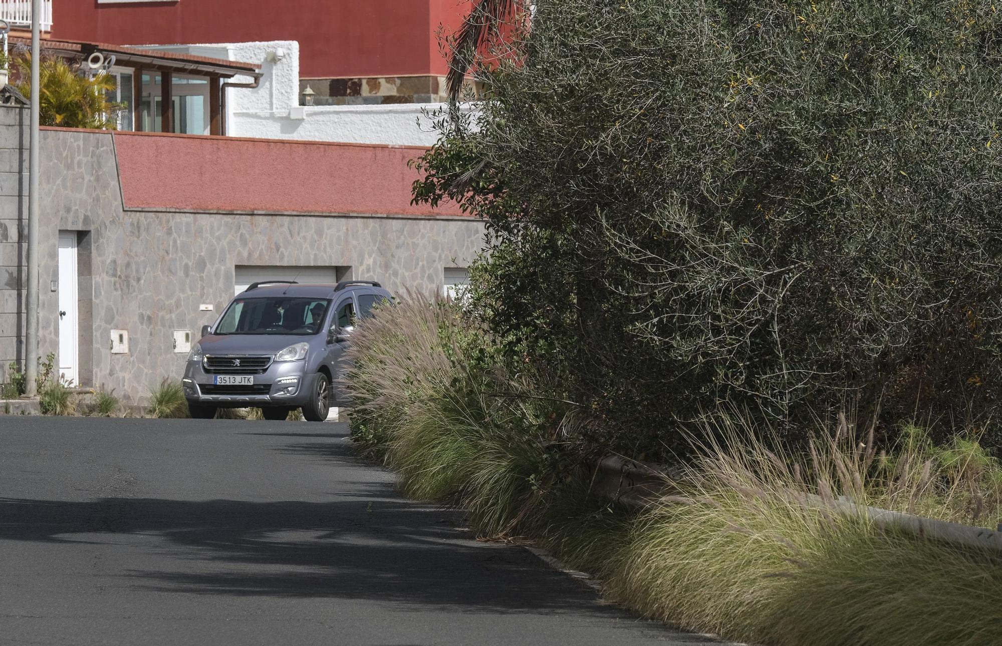 Falta de limpieza en las calles del barrio de El Fondillo en Las Palmas de Gran Canaria