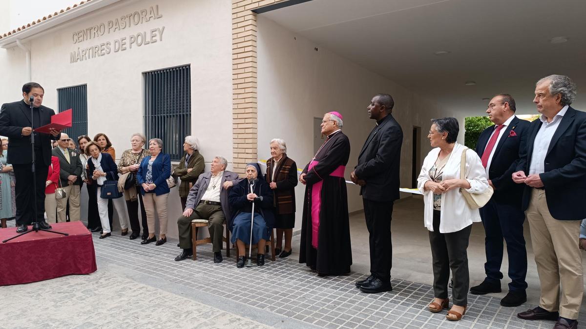 Inauguración del centro parroquial de Aguilar.