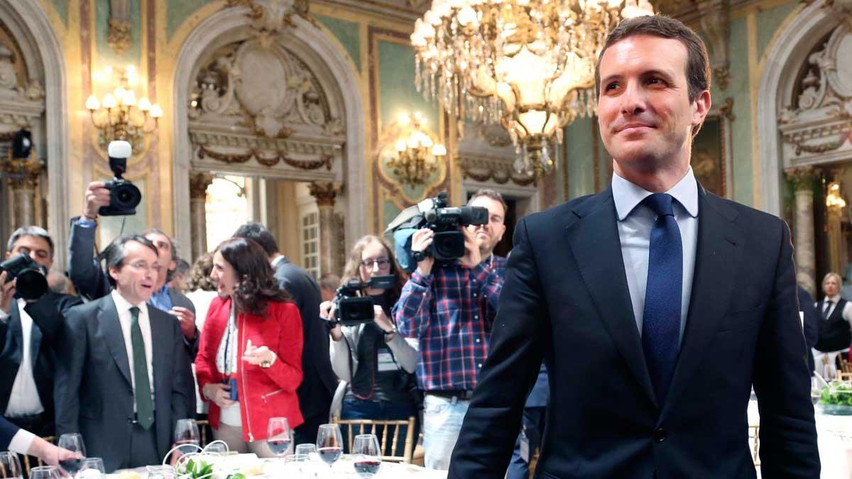 Casado vuelve a liarse con la rebaja del salario mínimo