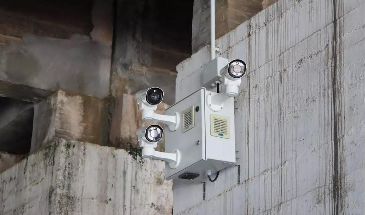 Las cámaras instaladas en la rotonda de Burjassot.