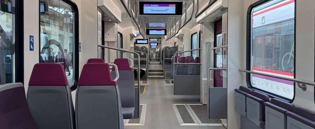 Interior de los trenes de gran capacidad de Cercanías que acaban de ponerse en circulación en Madrid