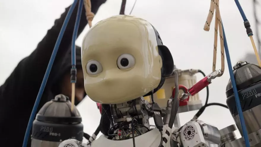 Ya está aquí el primer robot humanoide volador