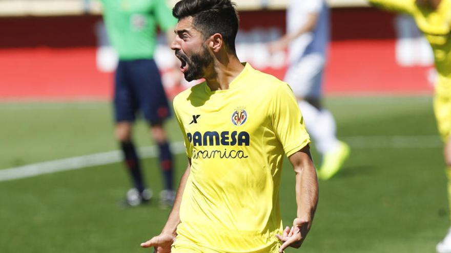 Carlos Martínez celebra un gol con el Villarreal B