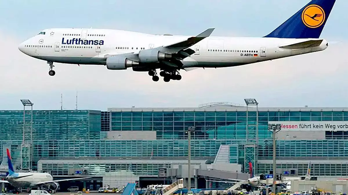 Un avión en dirección a Sevilla voló sin pilotos sin que los 199 pasajeros lo supieran