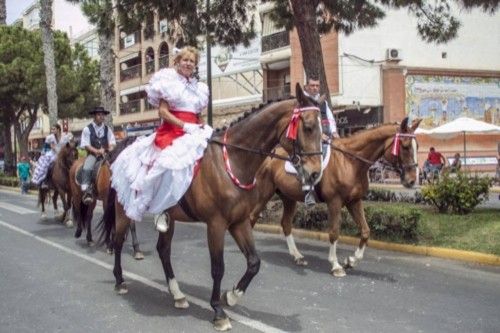 El desfile ecuestre toma el Real de Torrevieja