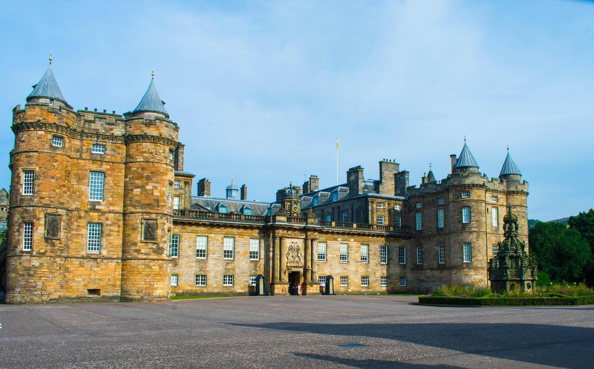Imagen del Palacio de Holyroodhouse, en Edinburgo