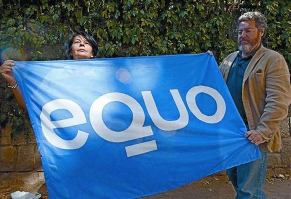 Juantxo López de Uralde, líder d’Equo, i Inés Sabanés, també dirigent d’aquest partit, dilluns passat. Juantxo López de Uralde, líder d’Equo, i Inés Sabanés, també dirigent d’aquest partit, dilluns passat.