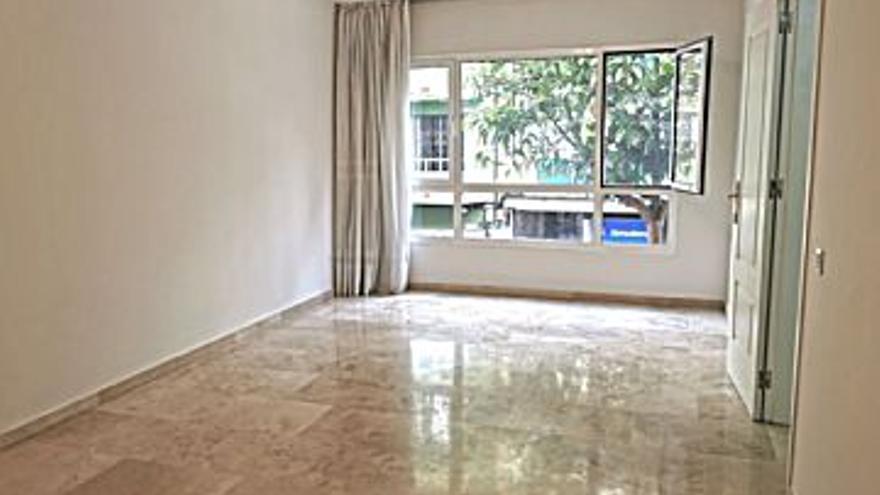850 € Alquiler de piso en Distrito Centro (Las Palmas G. Canaria) 68 m2, 2 habitaciones, 1 baño, 13 €/m2...
