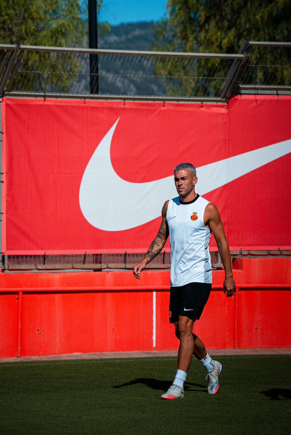 Dani Rodríguez, a su vuelta a los entrenamientos con el Mallorca tras cumplir la sanción del club