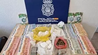 La Policía Nacional desarticula un punto de venta de droga en un piso de la avenida de Barcelona