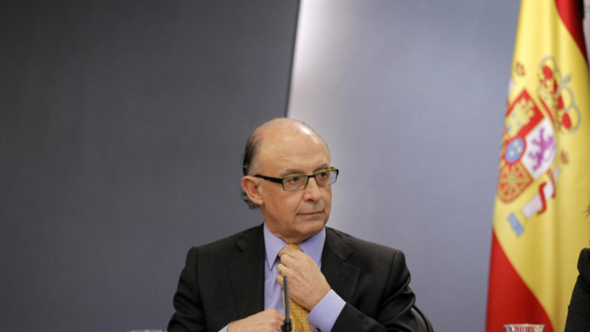 Cristóbal Montoro, en la rueda de prensa posterior al Consejo de Ministros, el pasado 27 de enero.