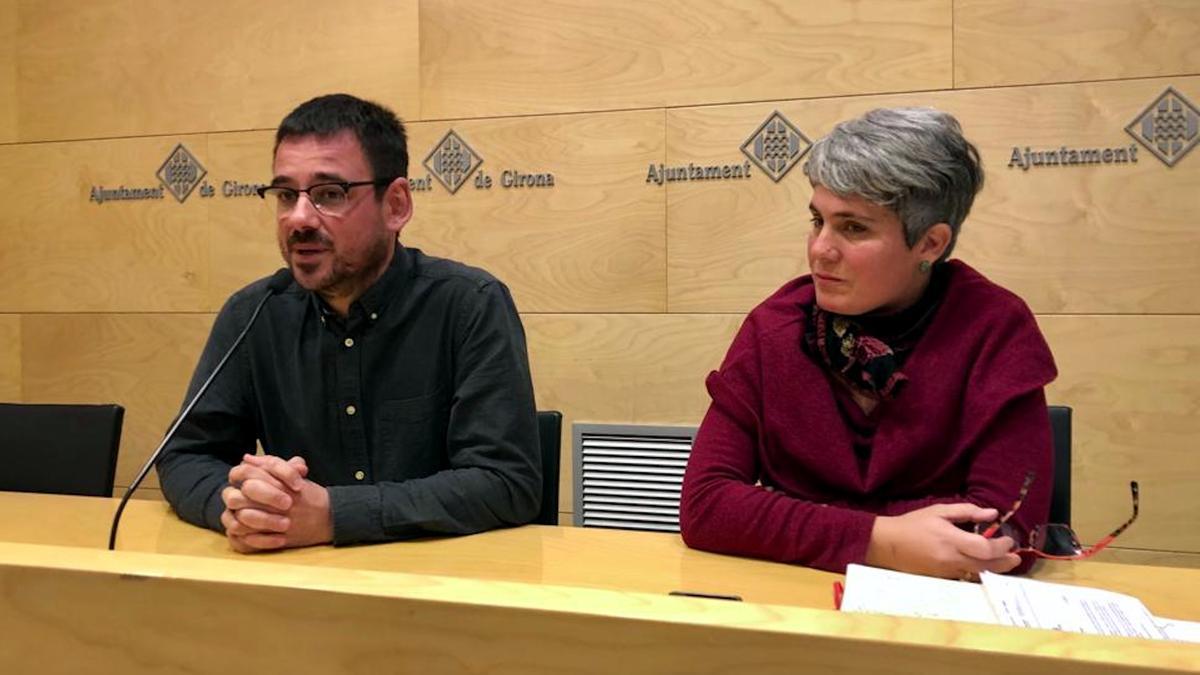 El cap de l'oposició, Lluc Salellas, i la regidora de Guanyem Cristina Andreu.