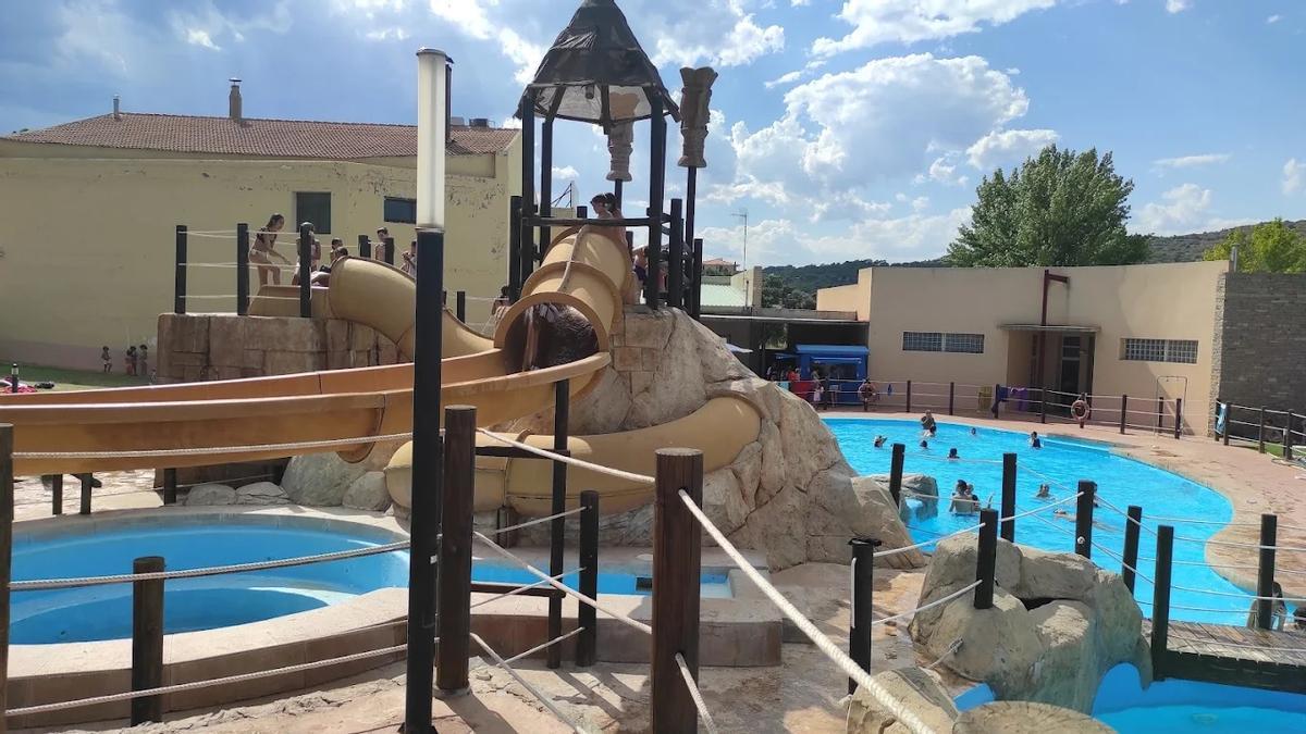 Toboganes de la piscina municiap