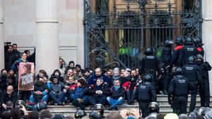 zentauroepp42276892 graf7751 barcelona  23 02 2018   agentes de los mossos d esq200227104144