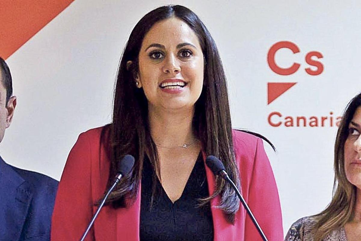 Vidina Espino durante la noche electoral en la sede de Ciudadanos en Tenerife.