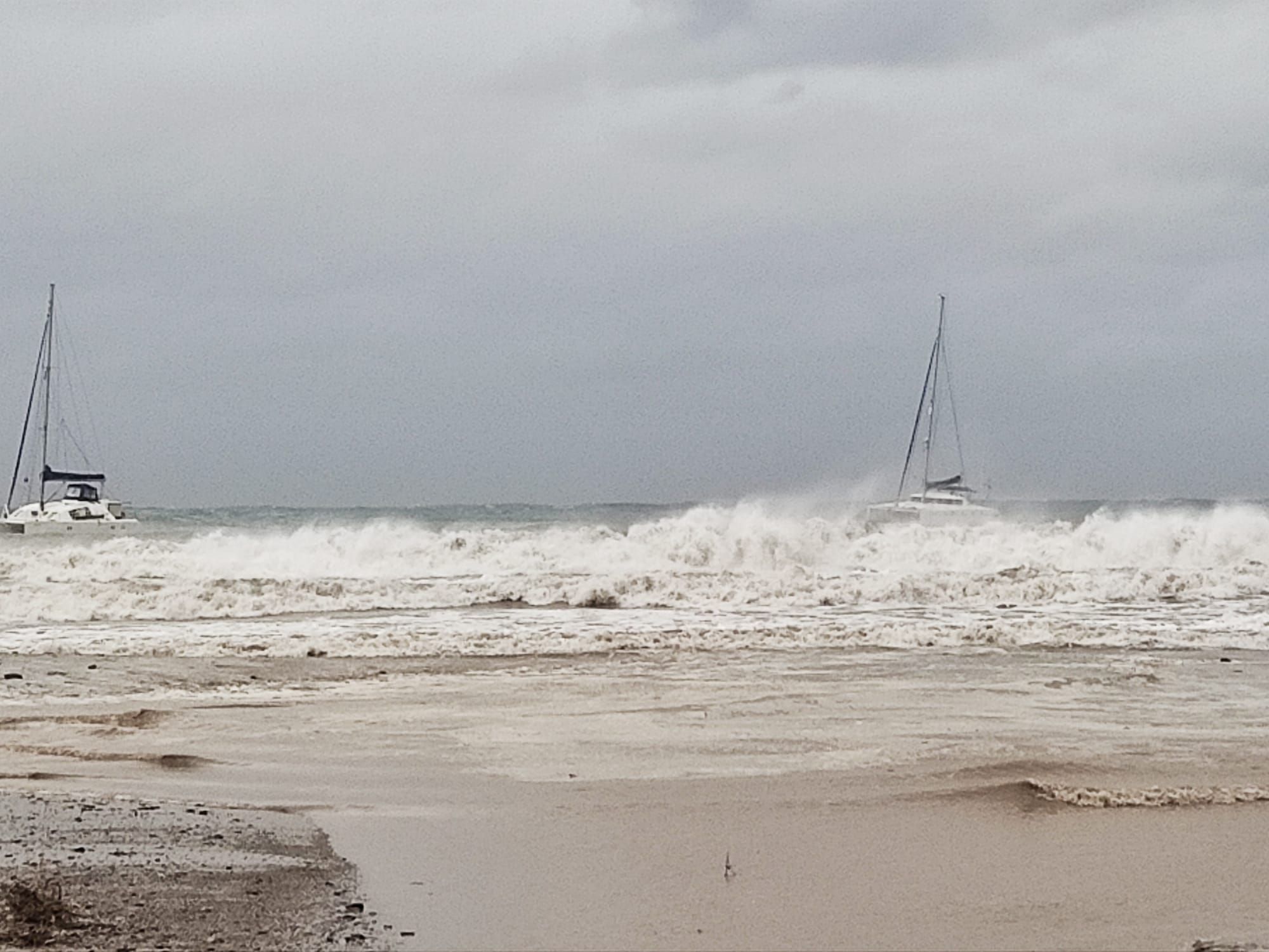 Temporal de lluvia y viento en Águilas