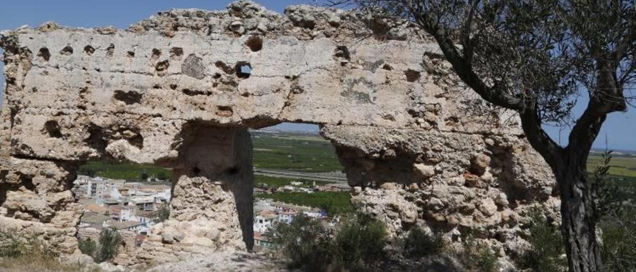 Intervención de urgencia para frenar el deterioro del castillo de Corbera