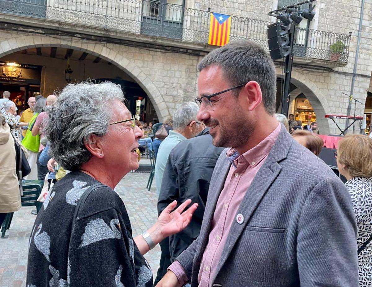 Assumpció Puig i Lluc Salellas a l'acte de Guanyem Girona.