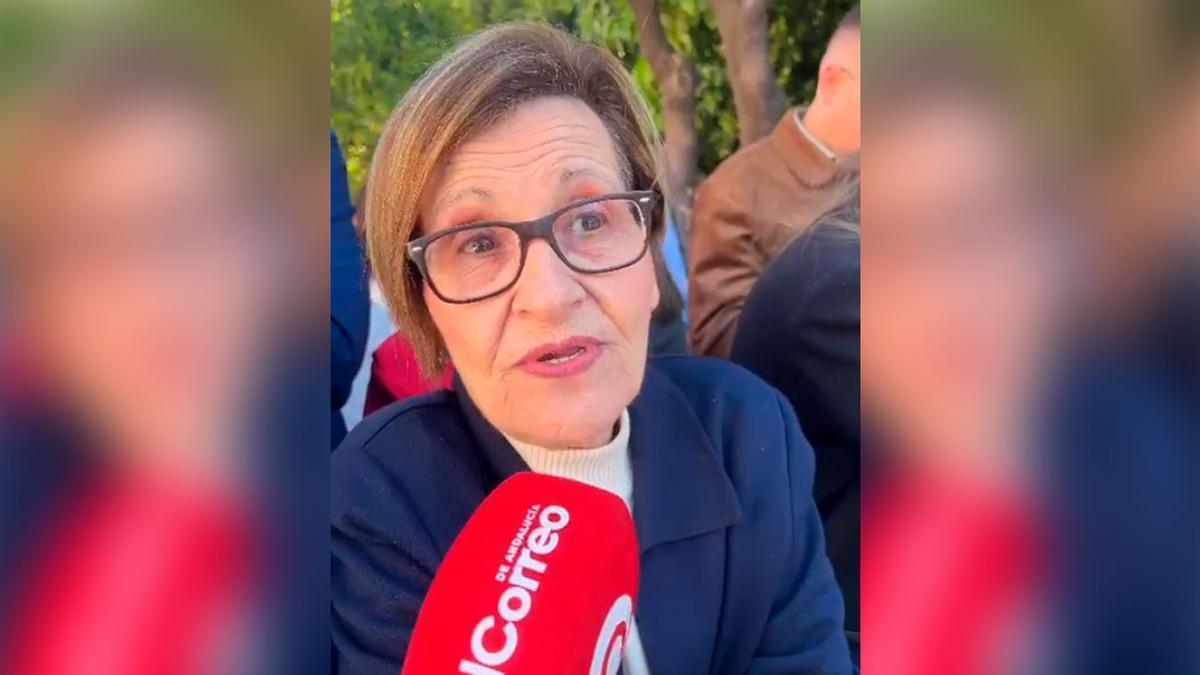 VÍDEO | Una antigua vecina del barrio, con los nervios a flor de piel ante la salida de la Hermandad de San Pablo