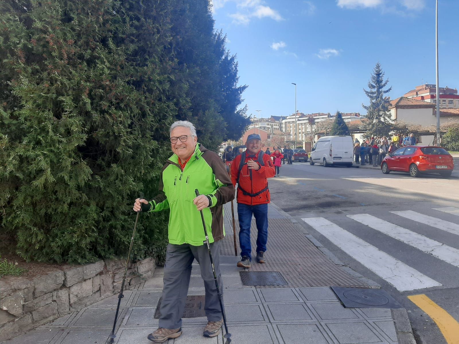 Exitosa salida a la Peña Careses: decenas de vecinos se suman a la marcha del grupo Picu Fariu