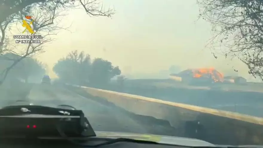 Vídeo | Actuaciones la Guardia Civil en el incendio del pantano de Valdesalor