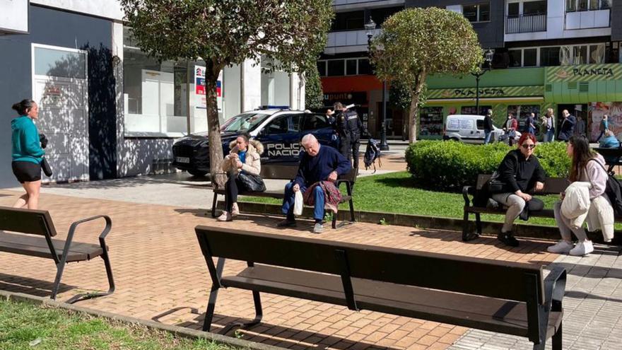 Amplio despliegue en Gijón para detener al autor de varios hurtos en tiendas