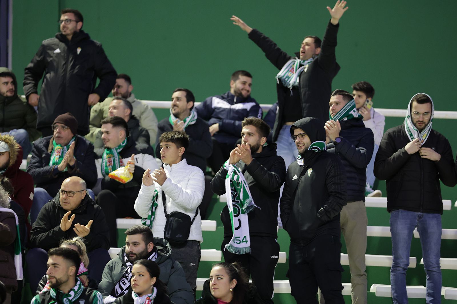 Antequera-Córdoba CF: las imágenes de la afición blanquiverde