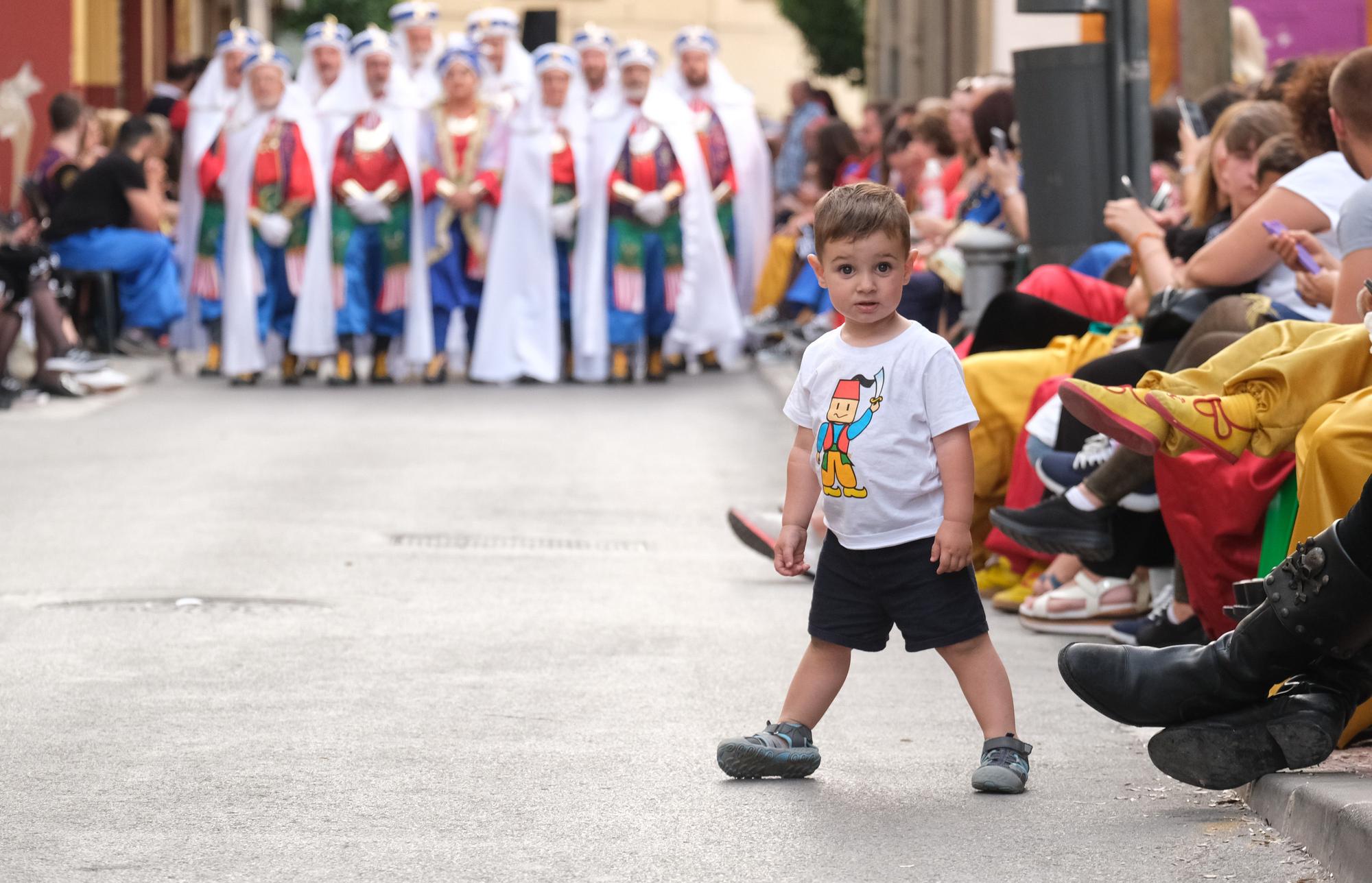 Elda agradece a San Antón el regreso de la fiesta