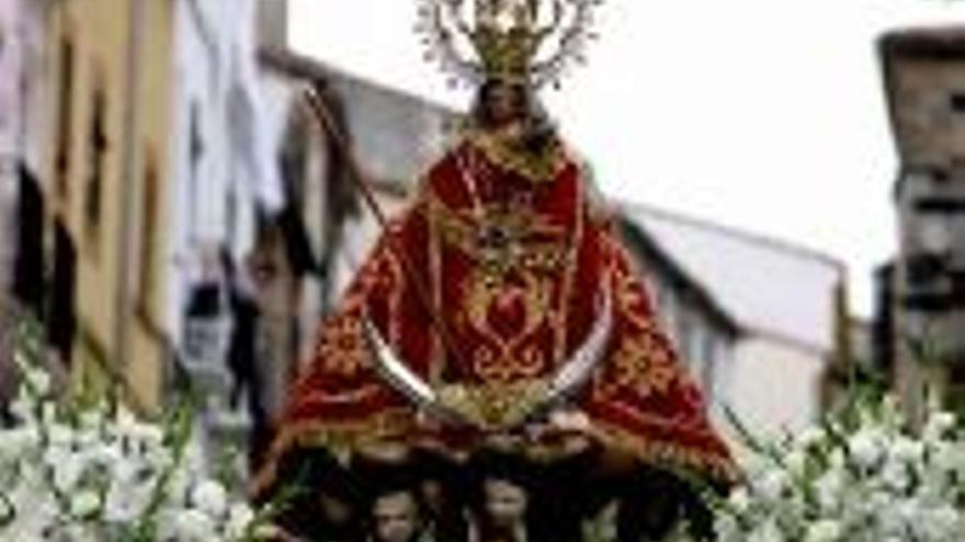 Virgen y compañera socialista