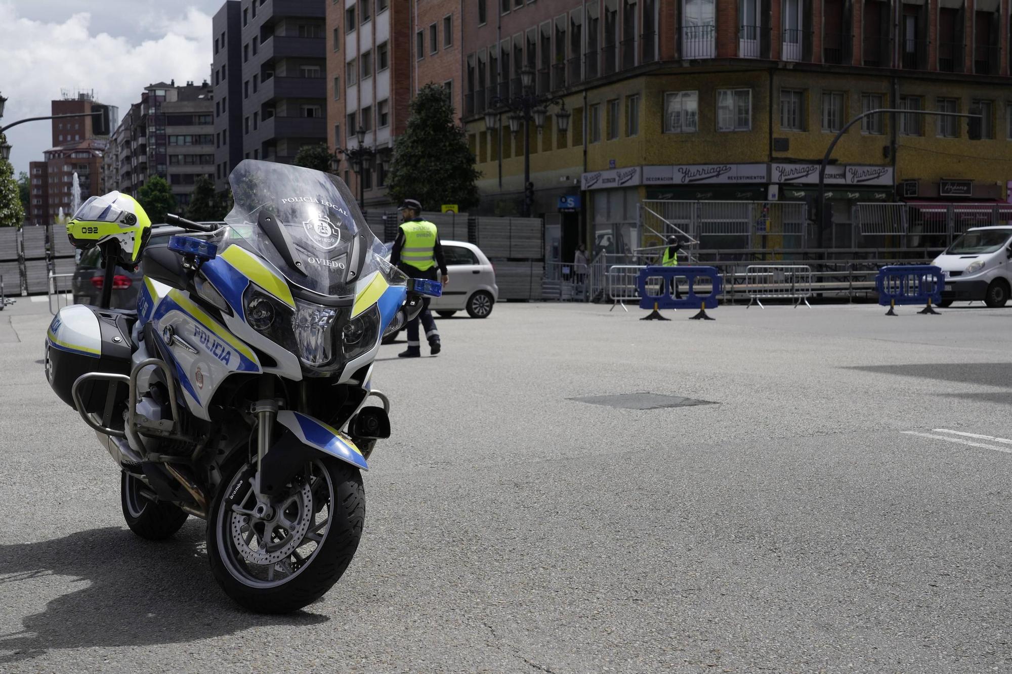 En imágenes | Prepatativos del Día de las Fuerzas Armadas en Oviedo