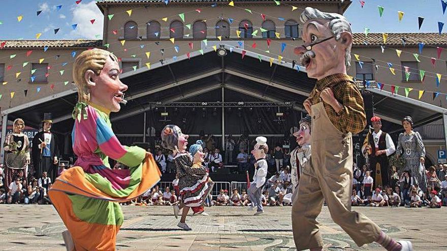 El ball de bastoners, cascavells, nans i gegants de la Festa Major de Navàs del 2019