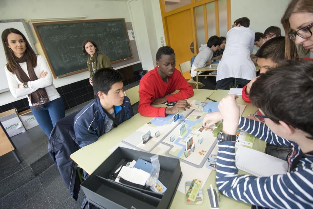 Más de una decena de centros educativos acogen desde el 24 de abril hasta el 6 de mayo los talleres de Aprendenergía ideados para acercar a los más jóvenes el mundo de la energía.