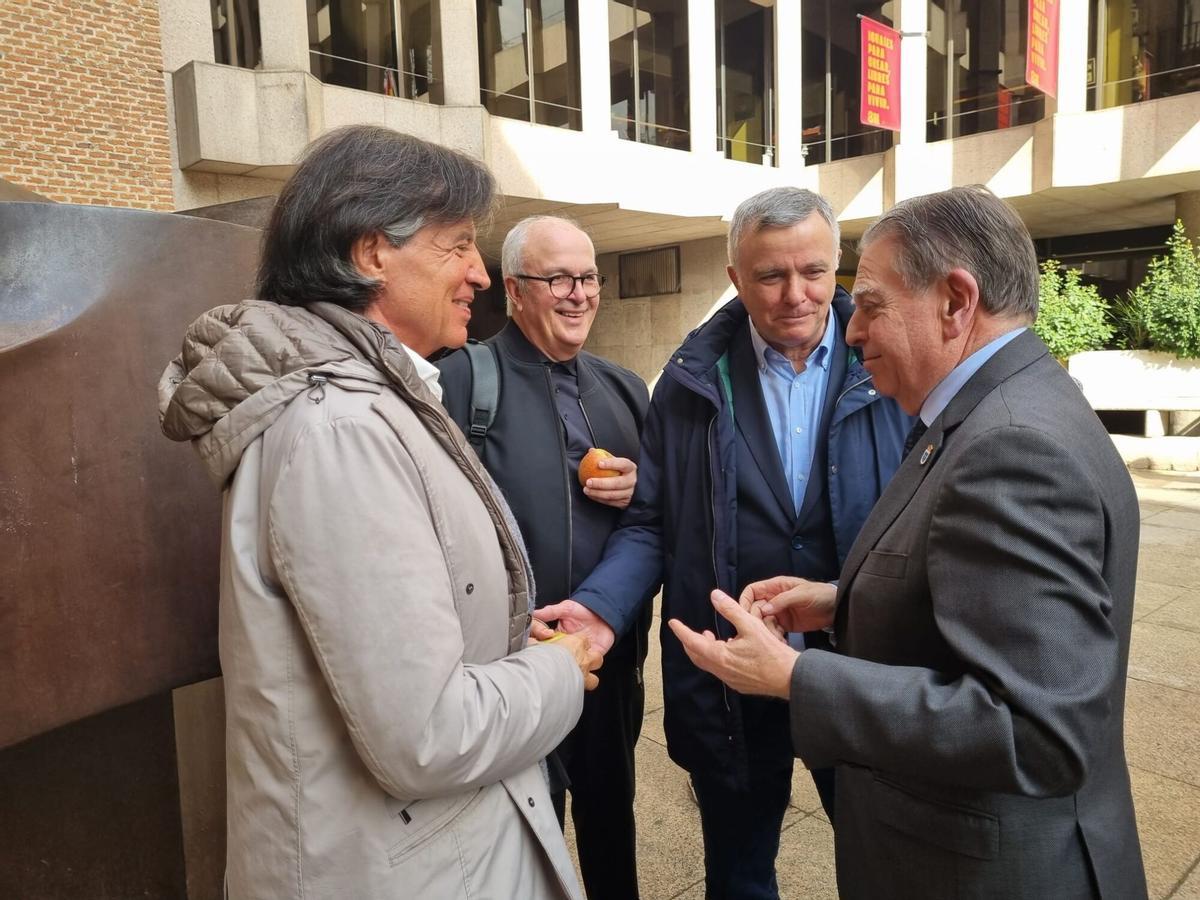 Por la izquierda, Carlos López-Otín, Jorge Fernández León, Rodolfo Sánchez y Alfredo Canteli a la salida de la defensa de la candidatura en el Ministerio de Cultura