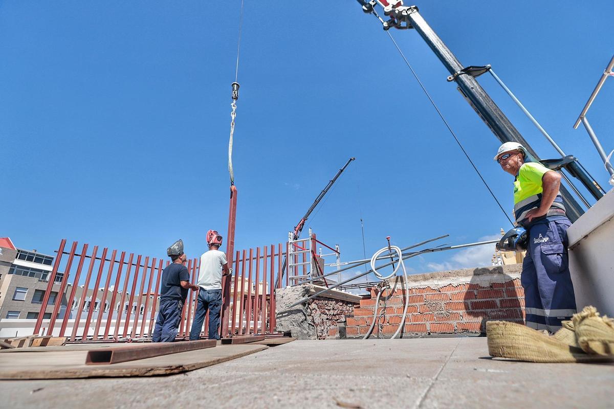 Visita a las obras del Viera y Clavijo Visita a las obras del Viera y Clavijo