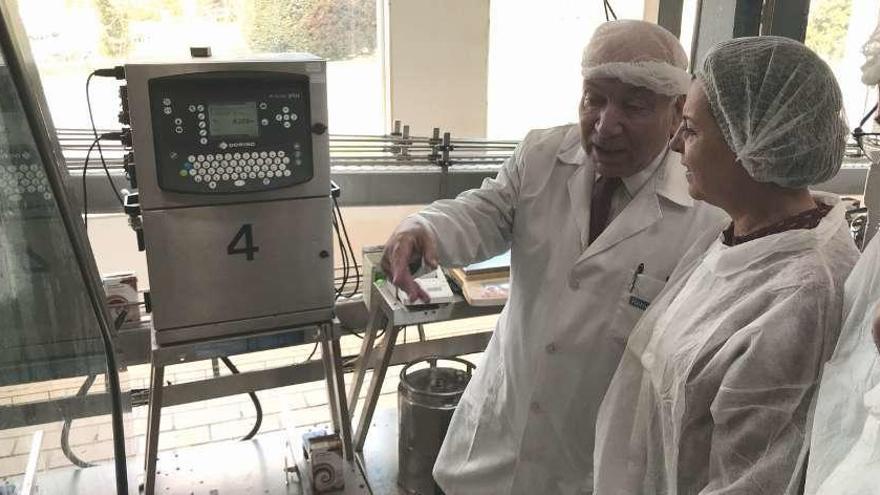 Francisco Rodríguez y María Jesús Álvarez, durante la visita a las instalaciones.