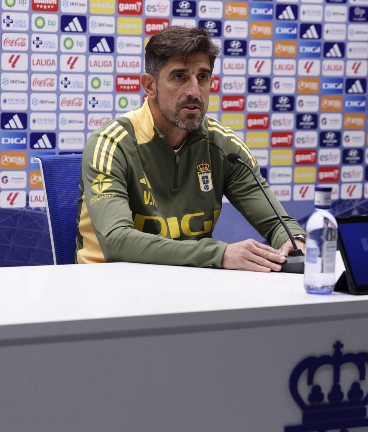 Veljko Paunovic, en su etapa como entrenador del Real Oviedo. | LUISMA MURIAS