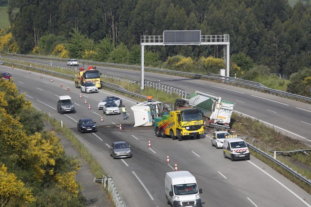 Accidente en la autovía A-8 a la altura de Molleda