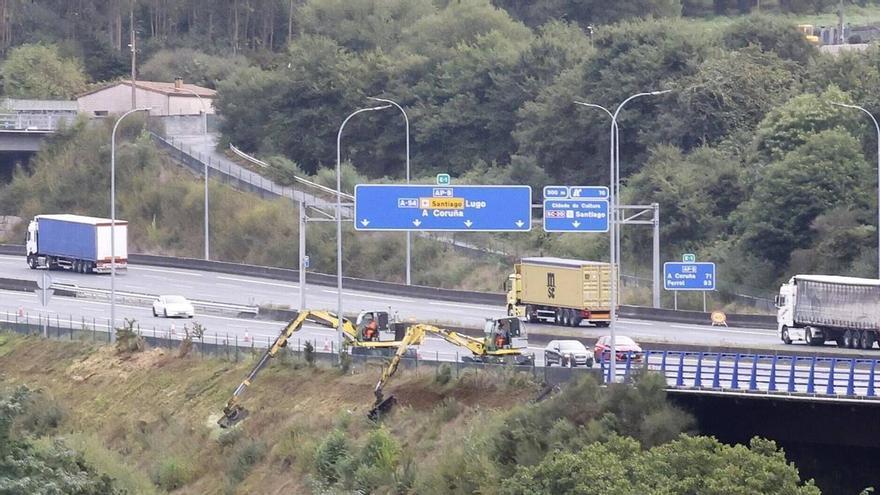 El negocio redondo de la AP-9: la concesionaria reduce el gasto en conservación de la autopista mientras logra unos beneficios históricos